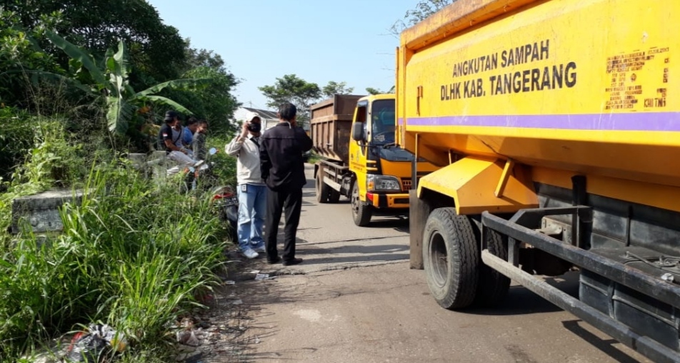 Tangerang Banten Kerahkan Truk Buat Angkut Sampah