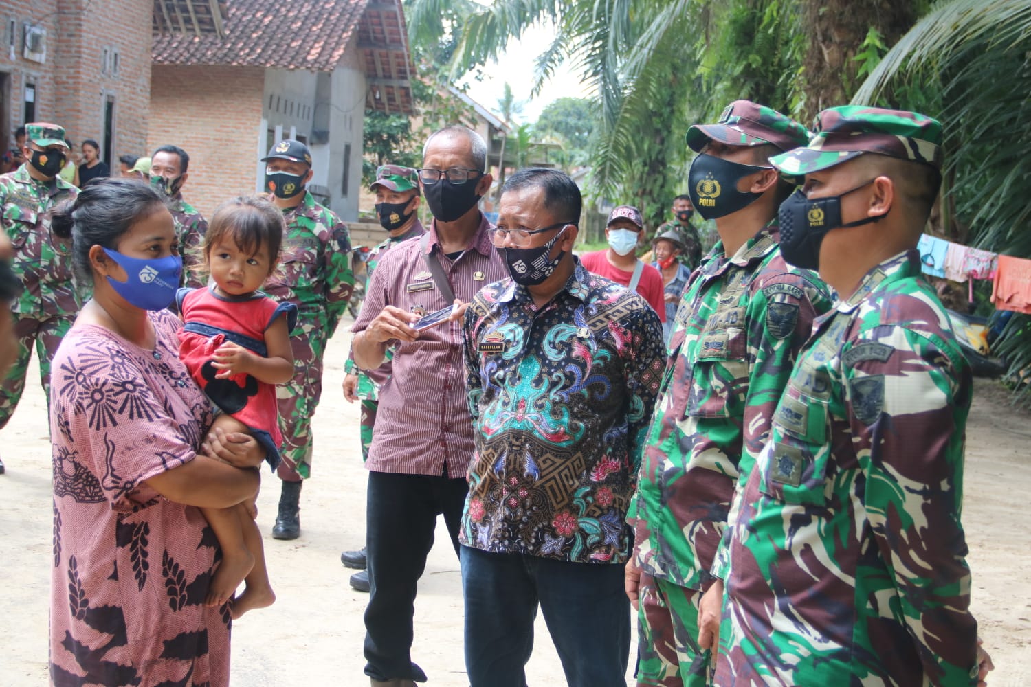 Rumahnya Di Bedah, Misyati "Terima Kasih Pak TNI"