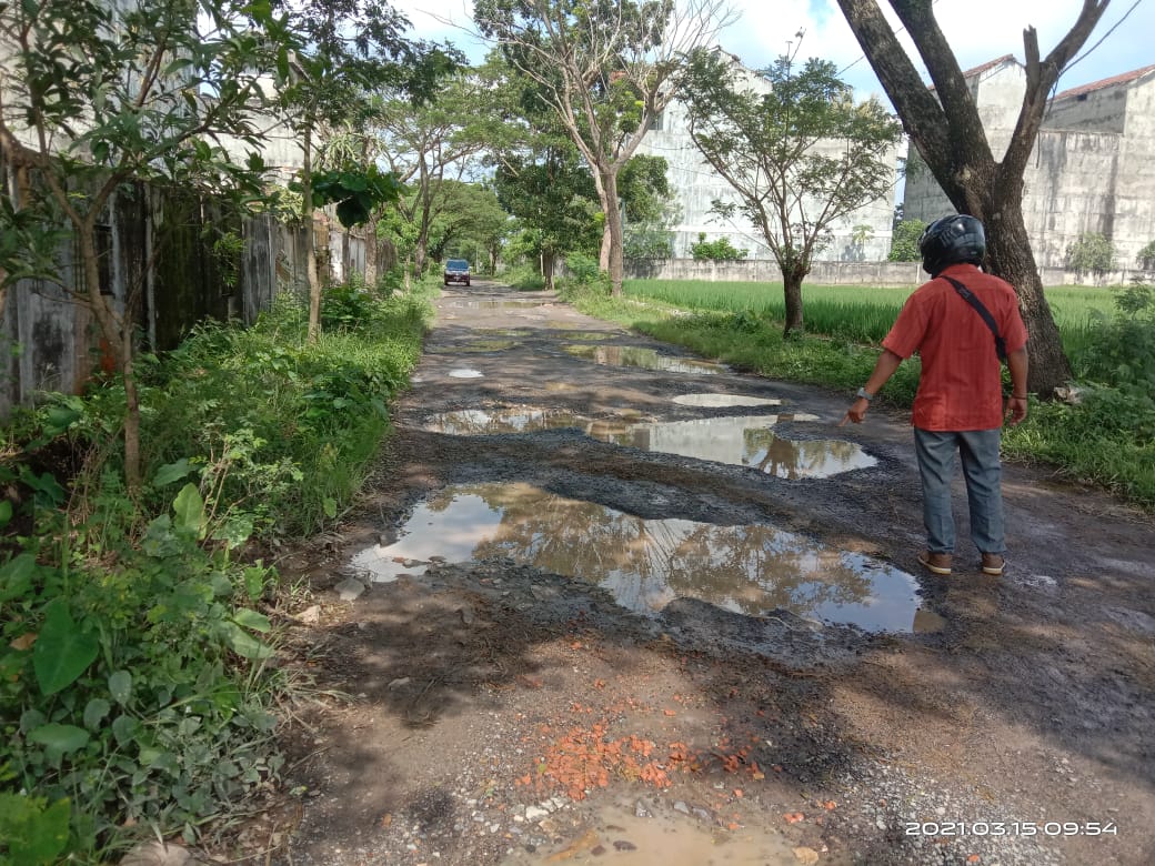 Akses Jalan Menuju SLBN Sumbersari Bantul Antara Kelurahan Mulyosari 16a,Diduga Belum Tersentuh Pembangunan