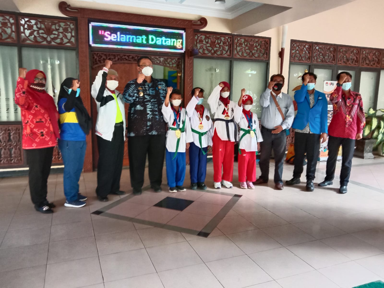 Putri Asli Kota Metro Rita Damayanti Menjadi Salahsatu Wasit Taekwondo PON XX di Papua