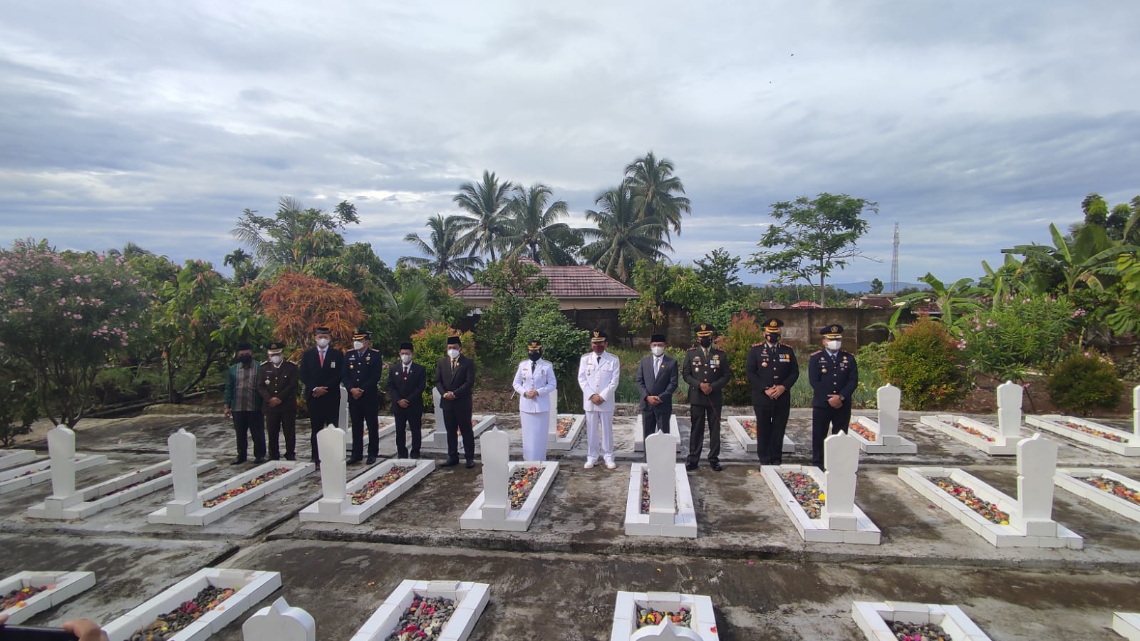 Peringati Hari Pahlawan, Bupati dan Forkopimda Tanggamus Ziarah ke Taman Makam Pahlawan