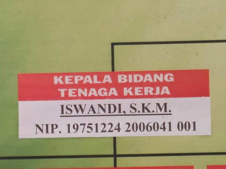Kabid Disnaker Tanggamus Terkesan Menghindari Wartawan