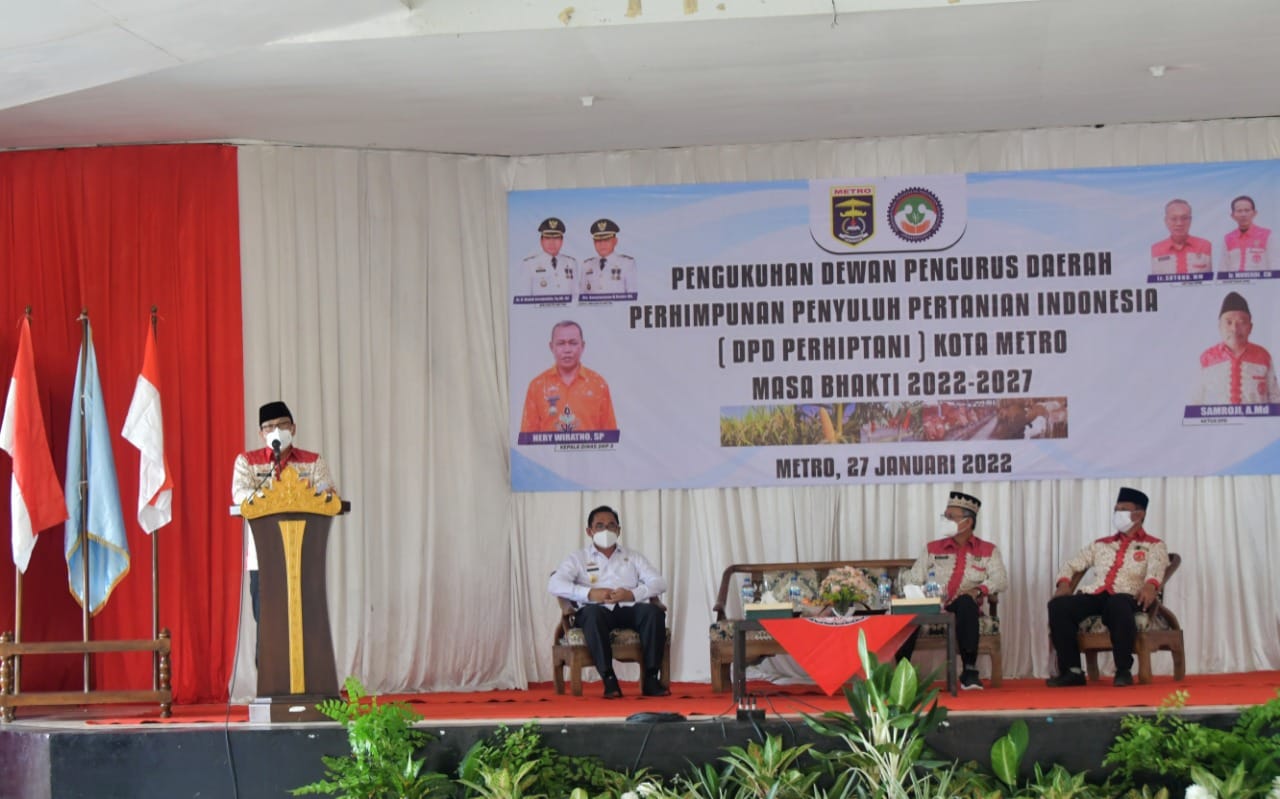 Walikota Metro Hadiri Pengukuhan Anggota Pengurus Daerah Perhimpunan Penyuluh Pertanian Indonesia (DPD PERHIPTANI) Kota Metro