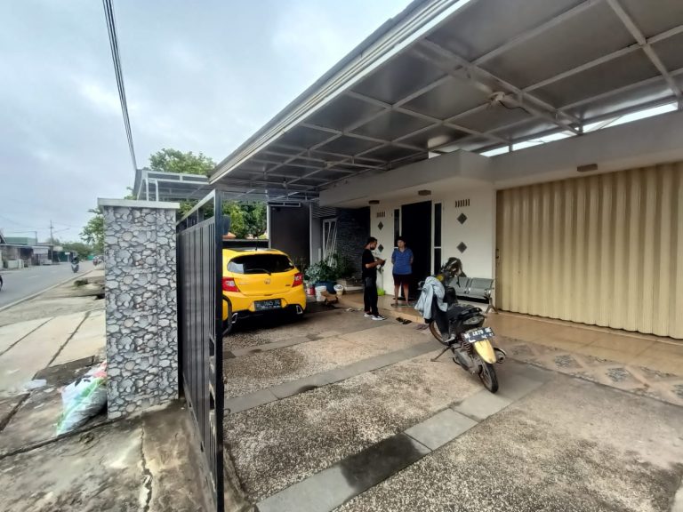 Terekam CCTV, Maling Gasak Motor di Metro Pusat