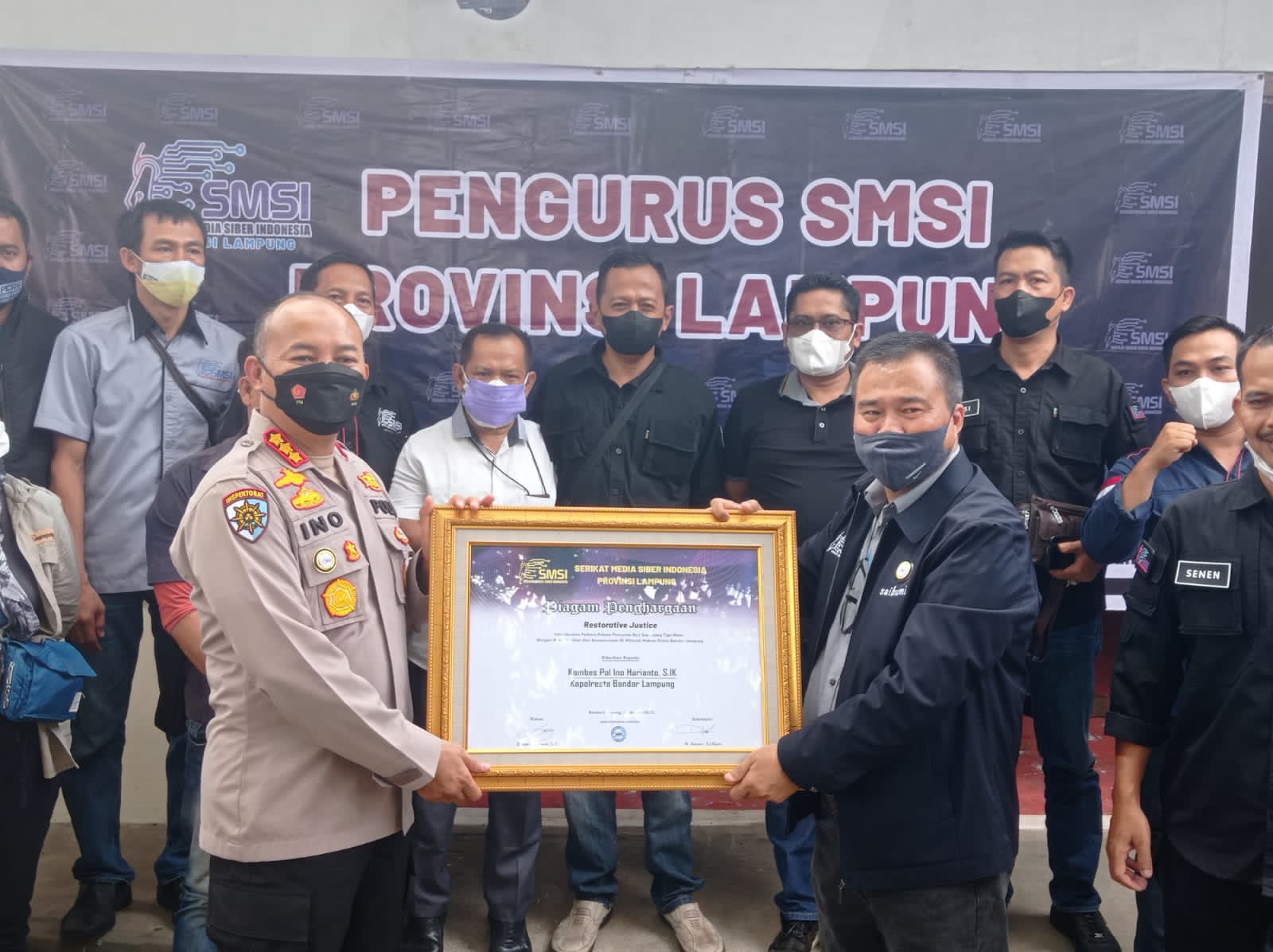 Restorative Justice Pencuri Besi, SMSI Lampung Beri Kapolresta Bandar Lampung - Kapolsek TBU Penghargaan